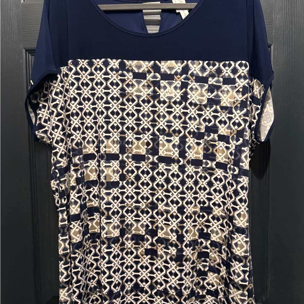 Per Seption-Navy and White Geometric Pattern Women's Top. Size 3X